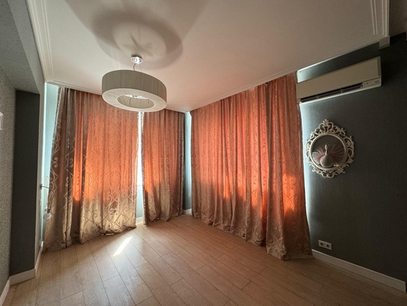 
  Продается 3-комн. квартира, 112.5 м², 2-я Краснодарская ул, д. 135а
. Фото 5.