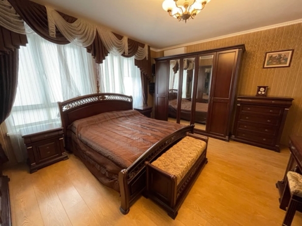 
  Продается 4-комн. квартира, 143 м², Петрашевского ул, д. 36
. Фото 3.