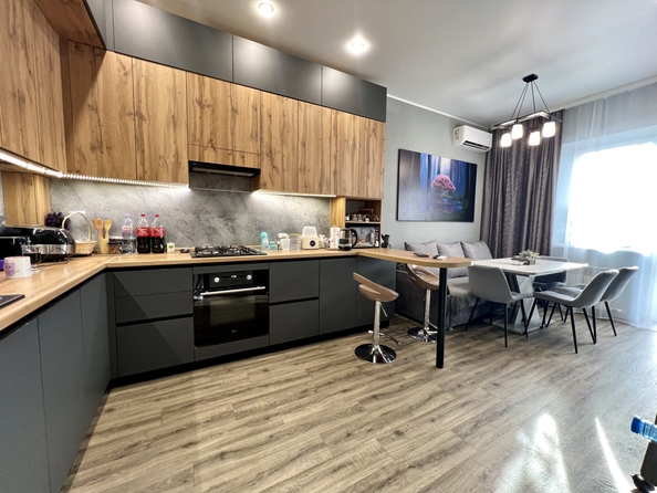 
  Продается 2-комн. квартира, 59.5 м², Строителей ул, д. 9
. Фото 2.