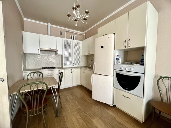 
  Продается 1-комн. квартира, 38 м², Строителей ул, д. 4
. Фото 3.