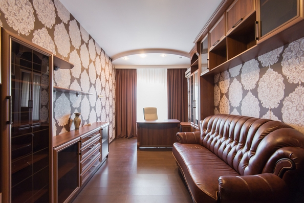 
  Продается 4-комн. квартира, 123 м², Яблоневый пер, д. 2
. Фото 16.