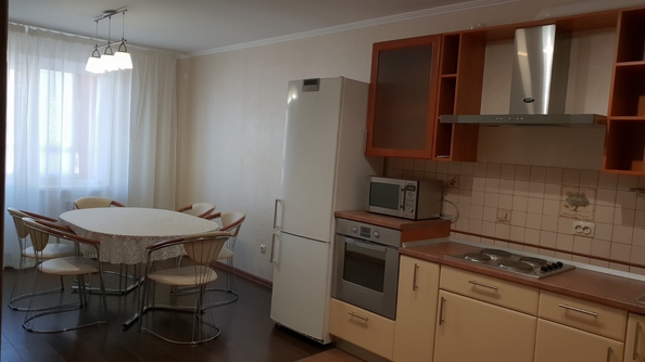 
  Продается 3-комн. квартира, 90 м², Малиновского ул, д. 66
. Фото 8.