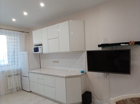 
  Продается 2-комн. квартира, 66 м², Матросова ул, д. 35
. Фото 3.