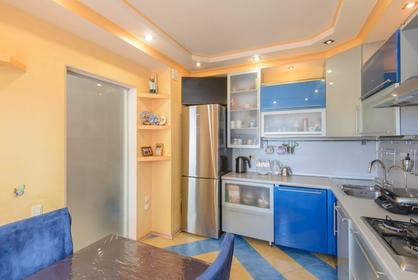 
  Продается 4-комн. квартира, 83.6 м², Павленко ул, д. 40
. Фото 3.