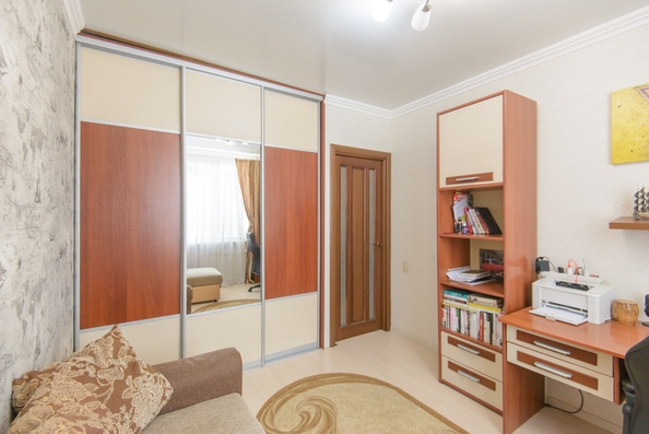 
  Продается 4-комн. квартира, 83.6 м², Павленко ул, д. 40
. Фото 20.