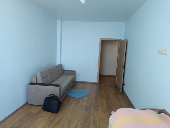 
  Продается 3-комн. квартира, 70.1 м², Комарова ул, д. 132
. Фото 4.