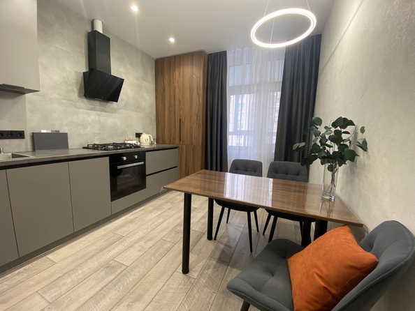 
  Продается 1-комн. квартира, 42 м², Берберовская ул, д. 16
. Фото 3.