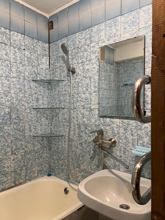 
  Продается 2-комн. квартира, 47 м², Жмайлова ул, д. 3
. Фото 9.