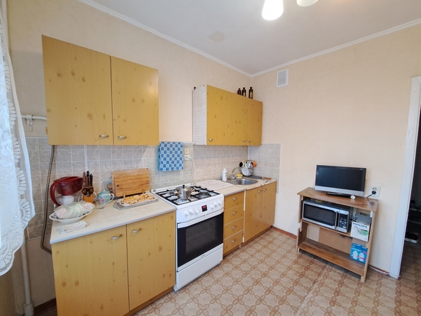 
  Продается 3-комн. квартира, 65 м², Днепропетровская ул, д. 48
. Фото 8.