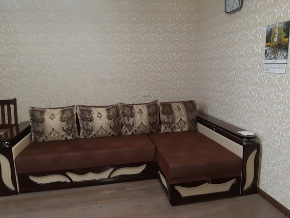 
  Продается 4-комн. квартира, 82 м², Абаканская ул, д. 24
. Фото 1.