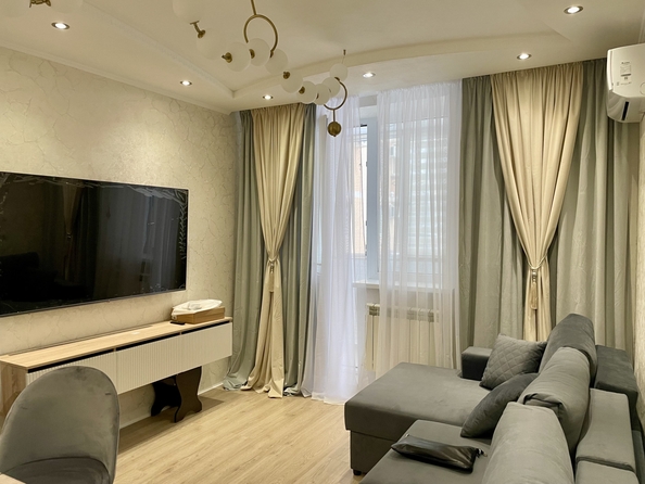 
  Продается 2-комн. квартира, 50 м², Батуринская ул, д. 163
. Фото 1.