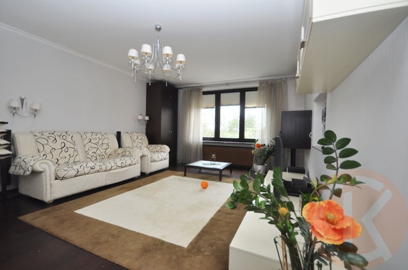 
  Продается 3-комн. квартира 140.9 м². Фото 1.