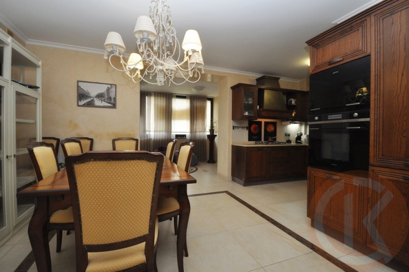 
  Продается 3-комн. квартира 140.9 м². Фото 8.