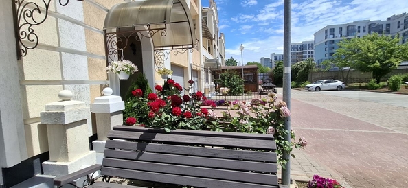 
  Продается 4-комн. квартира 223.6 м². Фото 1.