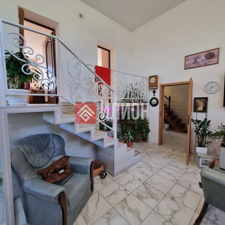 
  Продается коттедж 240 м². Фото 1.