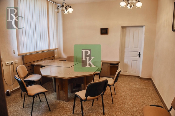 
  Сдается офис 176.1 м². Фото 2.