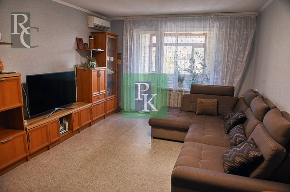 
  Продается 4-комн. квартира 86 м². Фото 1.