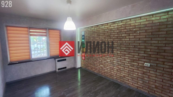 
  Продается 3-комн. квартира 160.4 м². Фото 1.