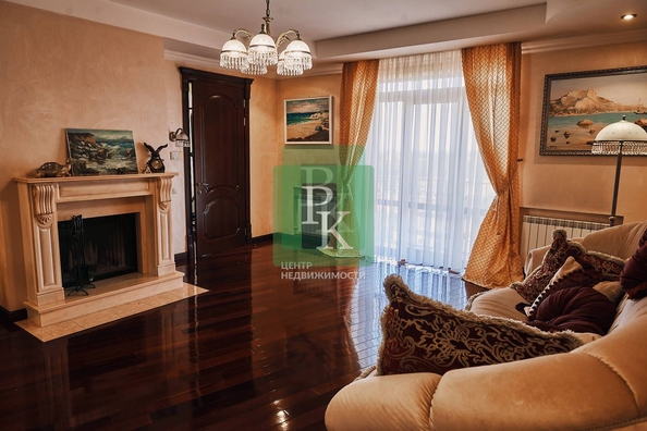 
  Продается 4-комн. квартира 233 м². Фото 1.