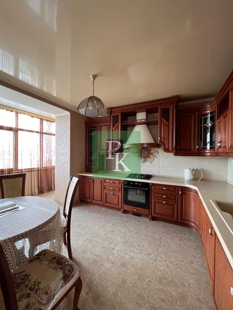 
  Продается 4-комн. квартира 233.4 м². Фото 1.