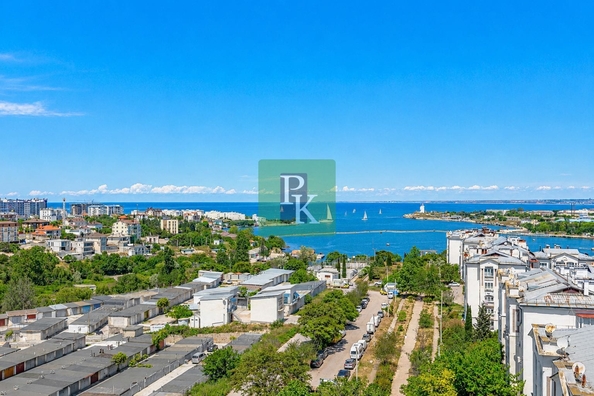 
  Продается 3-комн. квартира 132 м². Фото 2.