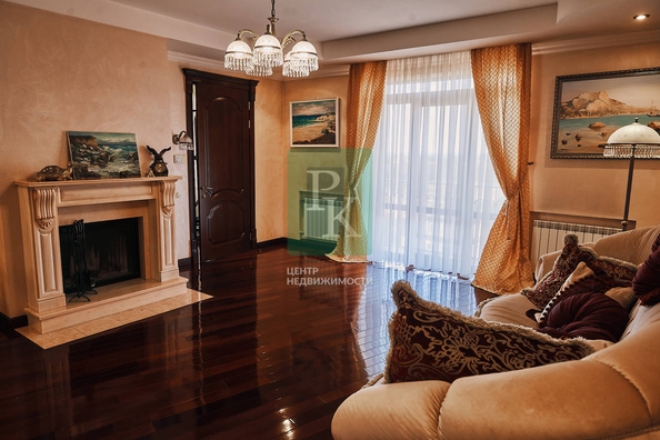 
  Продается 4-комн. квартира 233 м². Фото 1.