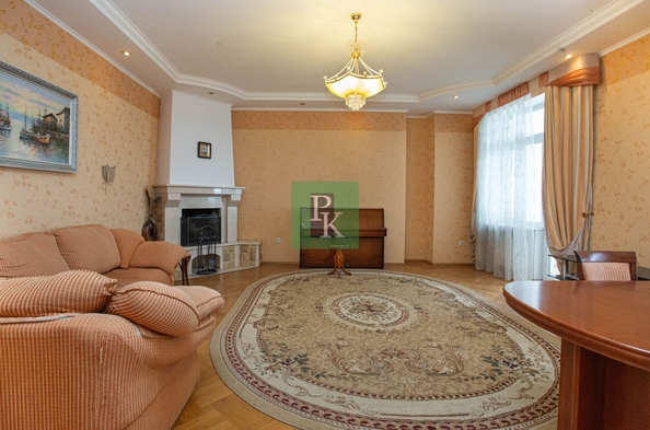 
  Продается 4-комн. квартира 216.9 м². Фото 2.