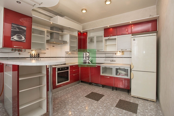 
  Продается 4-комн. квартира 216.9 м². Фото 6.