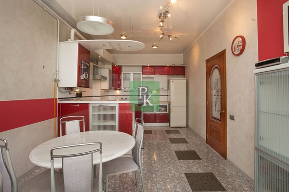 
  Продается 4-комн. квартира 216.9 м². Фото 9.