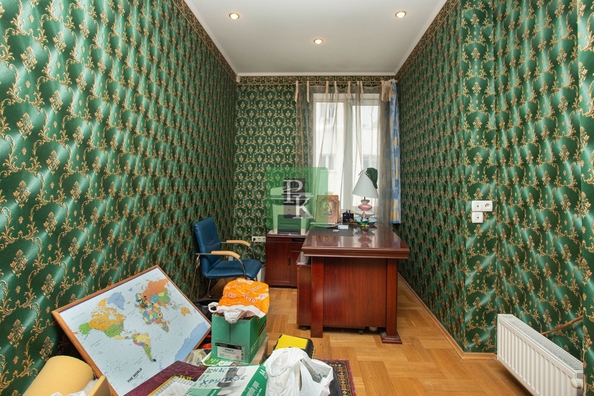 
  Продается 4-комн. квартира 216.9 м². Фото 28.