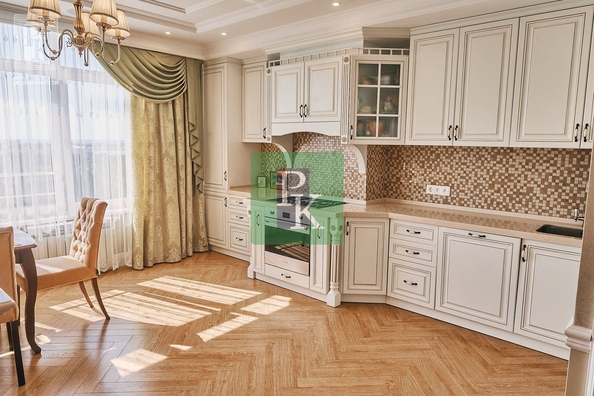 
  Продается 4-комн. квартира 134 м². Фото 1.