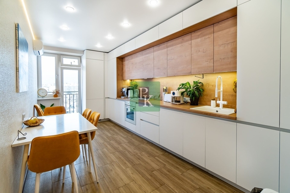 
  Продается 4-комн. квартира 123.2 м². Фото 1.