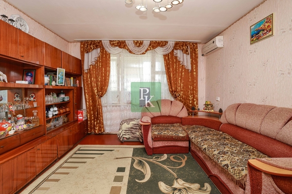 
  Продается 4-комн. квартира 84 м². Фото 1.