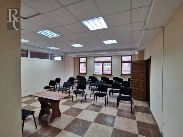 
  Сдается офис 195 м². Фото 7.