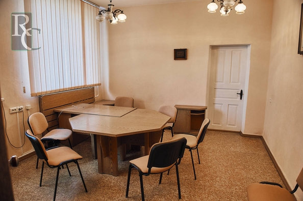 
  Сдается офис 176.1 м². Фото 2.