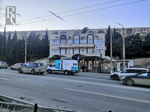 
  Сдается офис 13.7 м². Фото 1.
