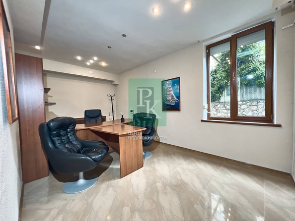 
  Сдается офис 201.5 м². Фото 1.