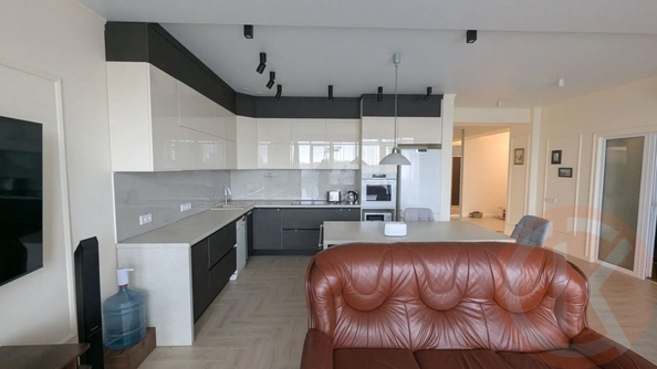 
  Продается 3-комн. квартира 103 м². Фото 1.