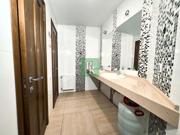 
  Сдается офис 303 м². Фото 12.