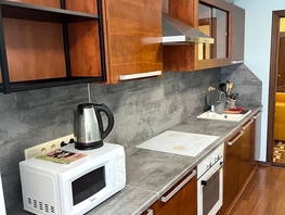 Снять трехкомнатную квартиру Октябрьская ул, 107  м&sup2;, 15000 рублей