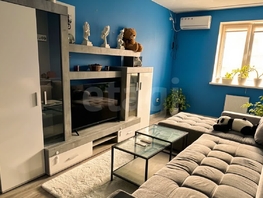 Продается 2-комнатная квартира Комарова В.М. ул, 57.7  м&sup2;, 6200000 рублей