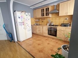 Продается 3-комнатная квартира Юности пр-кт, 68.1  м&sup2;, 6650000 рублей