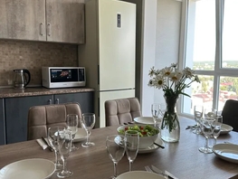 Снять трехкомнатную квартиру Первомайская ул, 94  м&sup2;, 5900 рублей