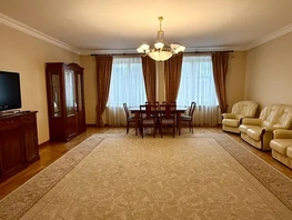 Снять трехкомнатную квартиру Широкая ул, 100  м&sup2;, 8400 рублей