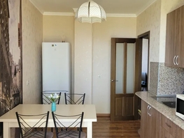 Снять двухкомнатную квартиру Маршала Жукова ул, 80  м&sup2;, 3500 рублей