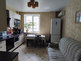 Продается 2-комнатная квартира Извилистая ул, 55 м², 6200000 рублей