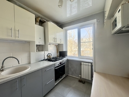 Продается 3-комнатная квартира 40-летия Победы пр-кт, 62  м², 6000000 рублей