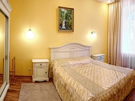 Снять двухкомнатную квартиру Большая Морская ул, 60  м&sup2;, 2520 рублей