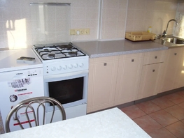 Снять двухкомнатную квартиру Старшинова б-р, 67  м&sup2;, 6000 рублей