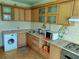 Снять двухкомнатную квартиру Старшинова б-р, 67  м&sup2;, 6000 рублей